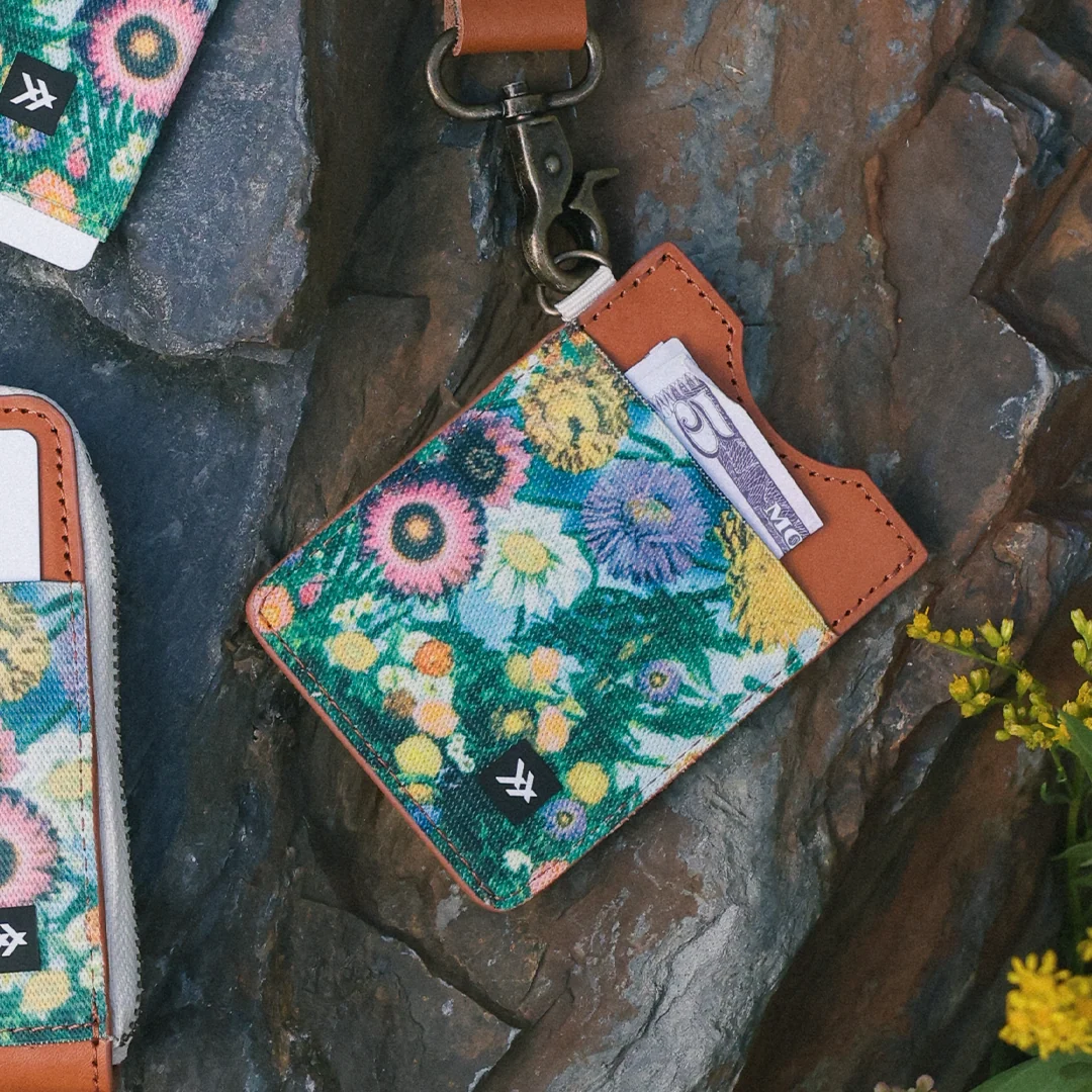 Claudia - Vertical Leather Wallet - Image 5