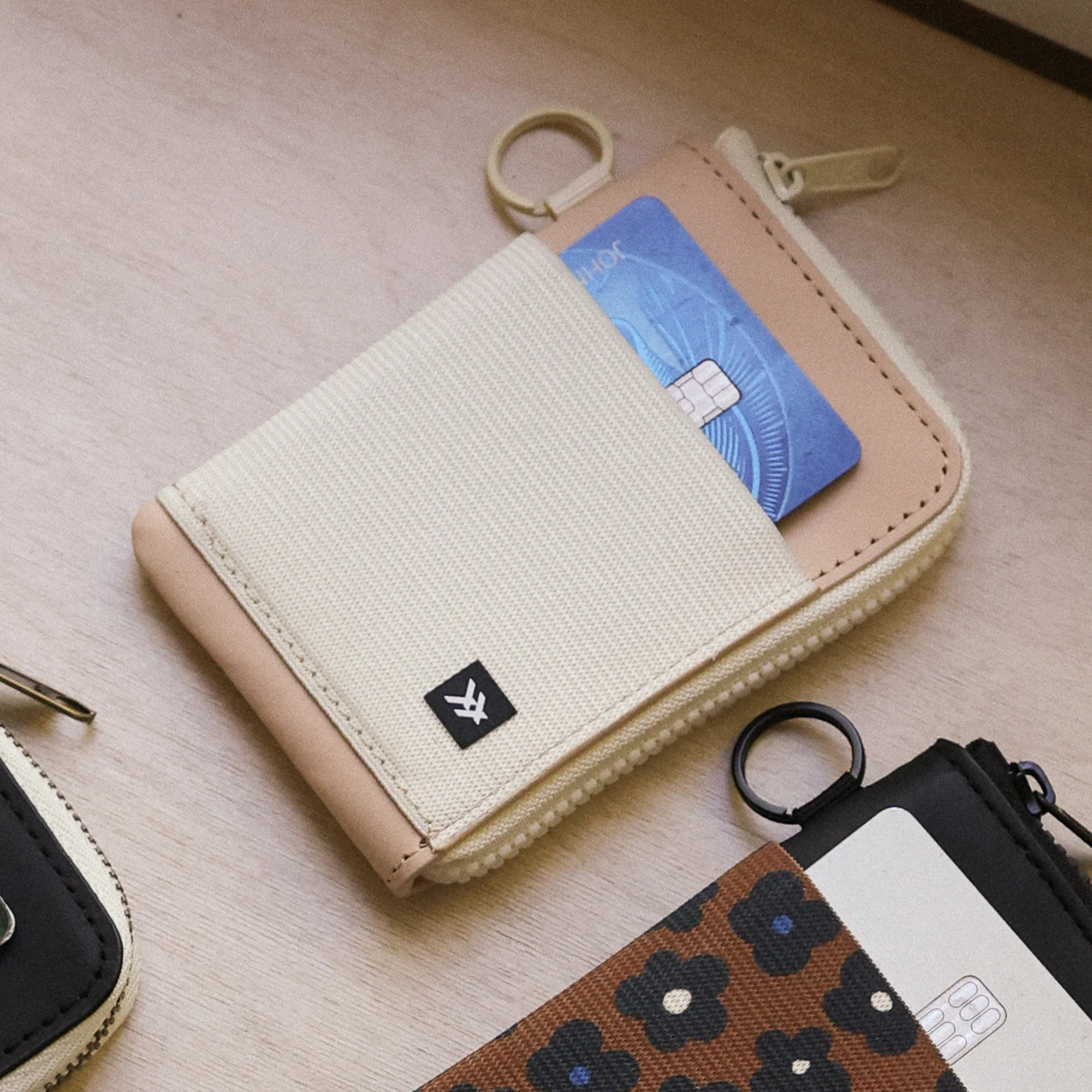 Off White - Leather Zip Wallet - Image 5