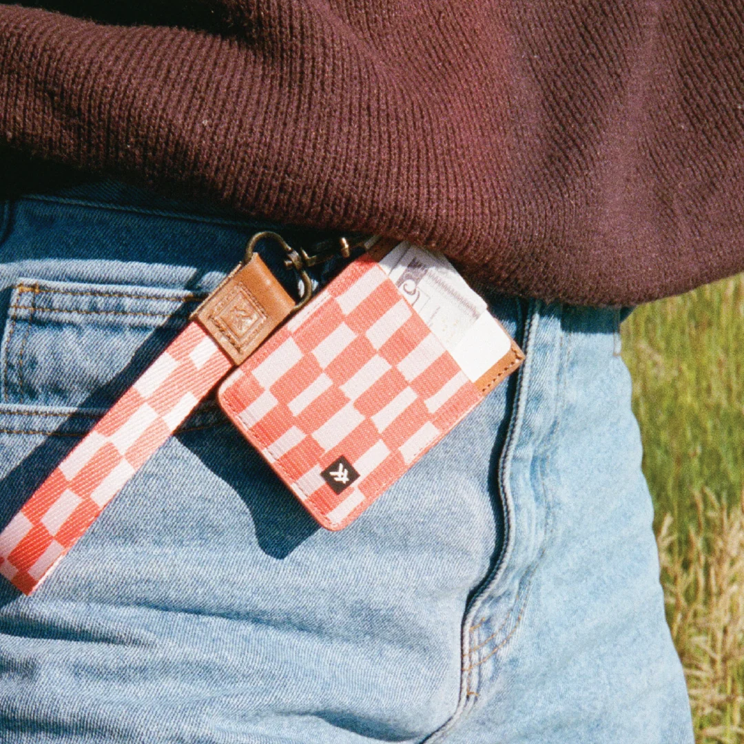 Scout Peach - Vertical Leather Wallet - Image 5